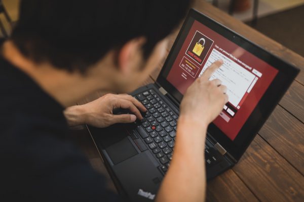 ホリプロ　スカウト　場所　原宿